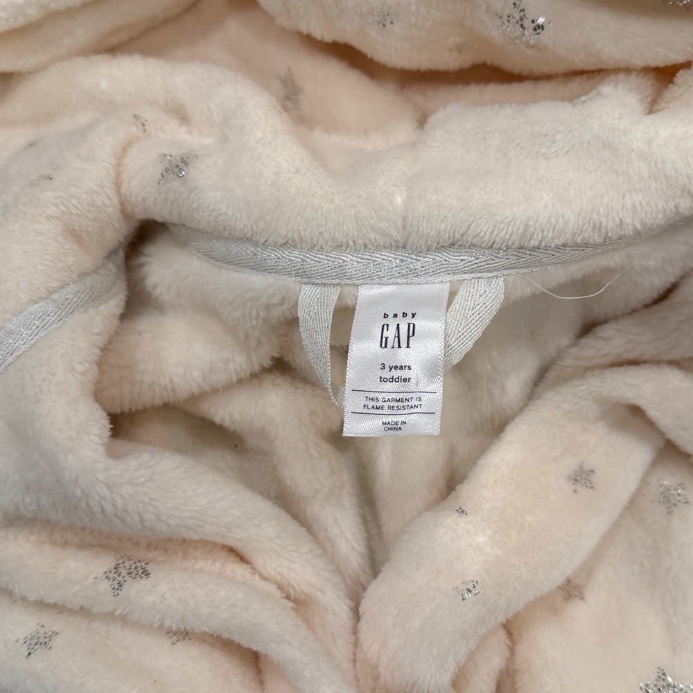 GAP Soft Cream Toddler Robe with silver Star Accents, unicorn hood. Size 3 - Picture 2 of 5